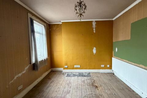 2 bedroom terraced house for sale, 4 Coniston Road, Croydon, Surrey, CR0 6LN