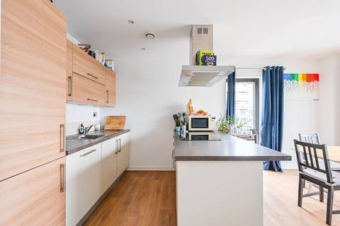 2 bedroom flat to rent, Boathouse Apartments, Poplar, London, E14