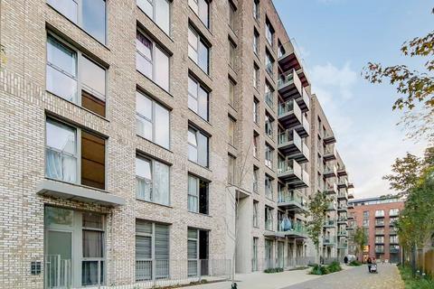 3 bedroom flat to rent, Ironworks Way, Plaistow, London, E13