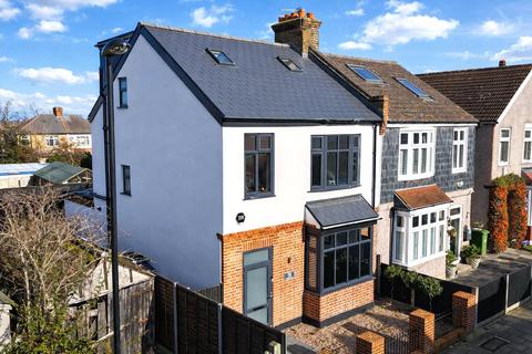 4 bedroom semi-detached house for sale, Heather Road, London SE12