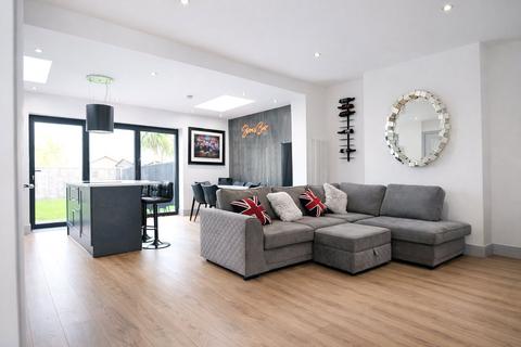 4 bedroom semi-detached house for sale, Heather Road, London SE12