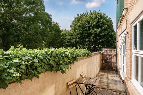 2 bedroom apartment for sale, Frobisher Mews, Enfield
