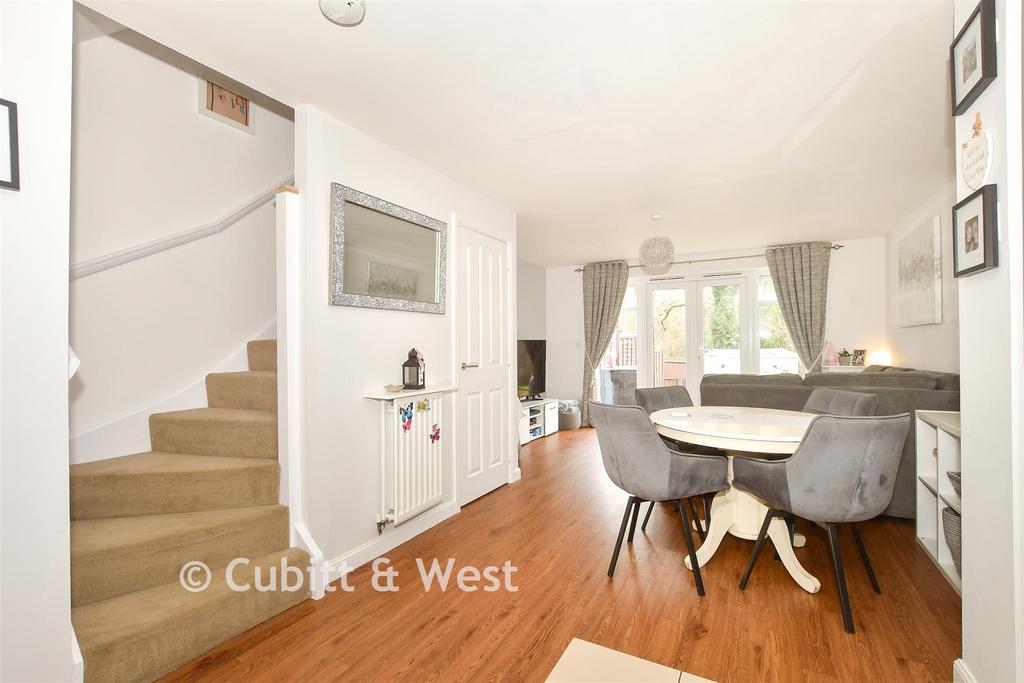 Kitchen/ Lounge