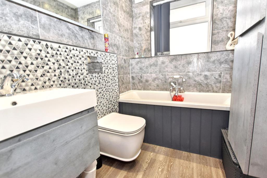 En Suite Bathroom WC