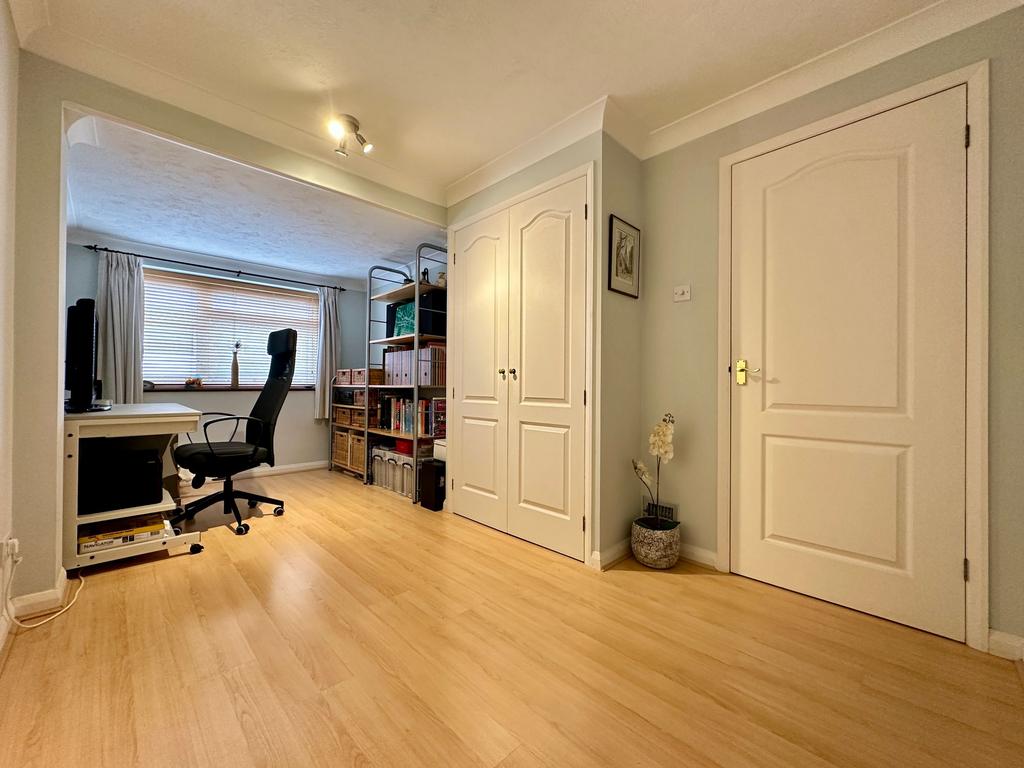 Ground Floor Bedroom/ Study