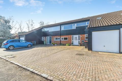Finch Close, Milton Keynes Village, MILTON KEYNES