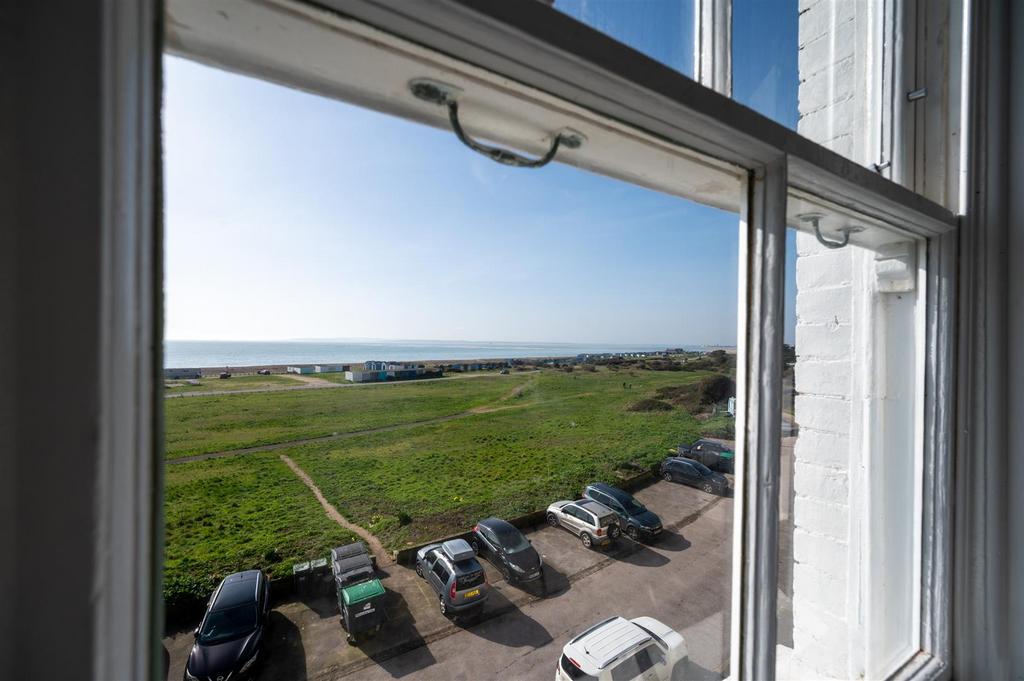 Flat 7 41 Norfolk Crescent Sea Front 26 5.jpg