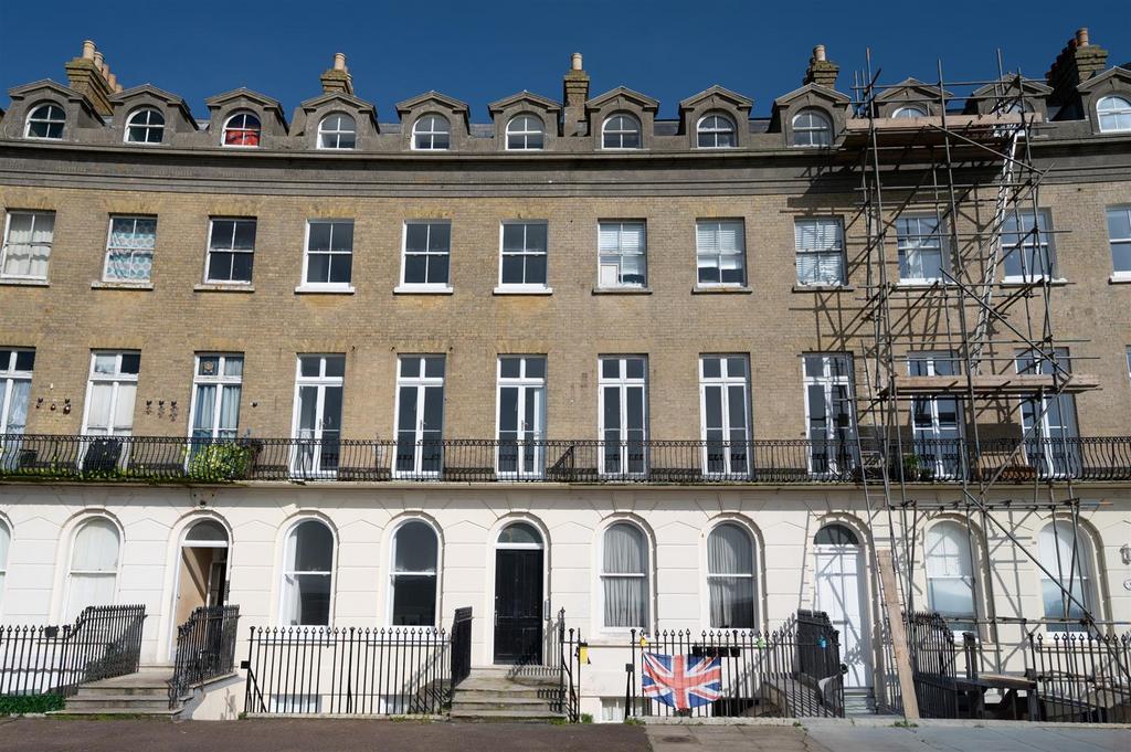 Flat 7 41 Norfolk Crescent Sea Front 26 1.jpg