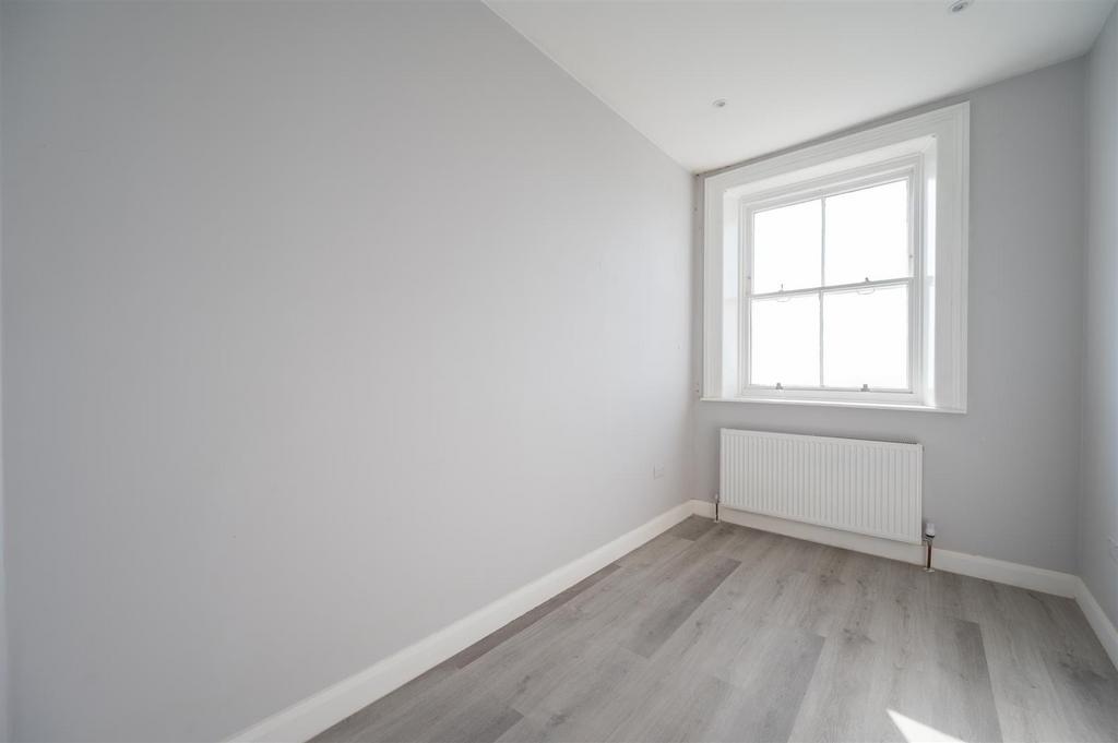 Flat 7 41 Norfolk Crescent Sea Front 26 11.jpg