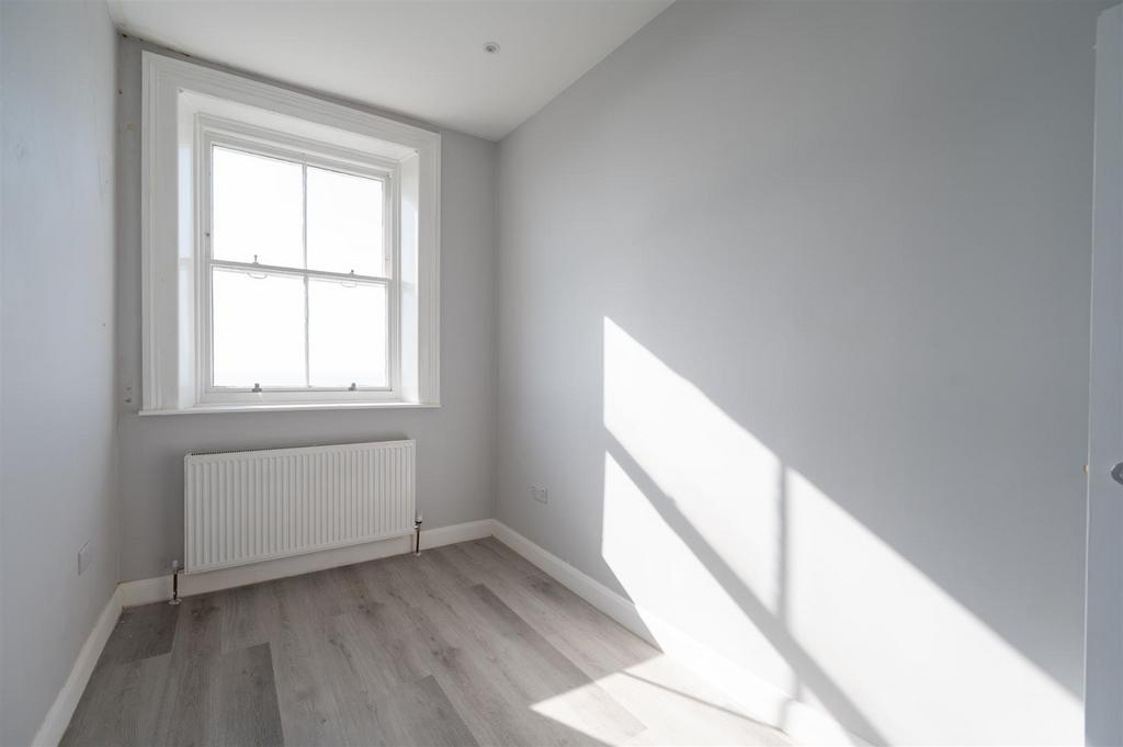 Flat 7 41 Norfolk Crescent Sea Front 26 12.jpg