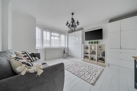 3 bedroom terraced house for sale, Jubilee Avenue, Portchester Borders