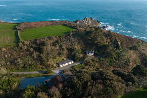 2 bedroom detached house for sale, Le Gouffre, Forest, Guernsey