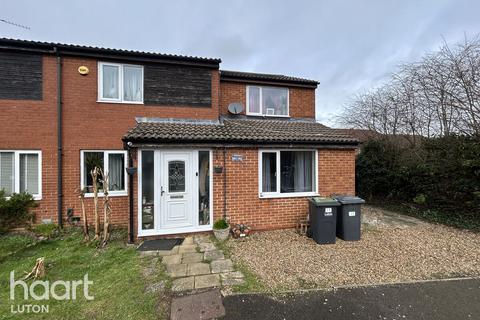 4 bedroom semi-detached house to rent, Linnet Close, LUTON