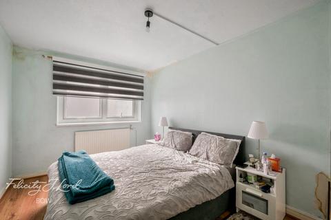 2 bedroom flat for sale, Merchant Street, London E3