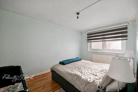 2 bedroom flat for sale, Merchant Street, London E3