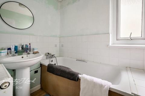 2 bedroom flat for sale, Merchant Street, London E3