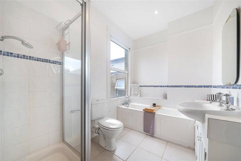 3 bedroom flat for sale, Cavendish Road, London, SW12