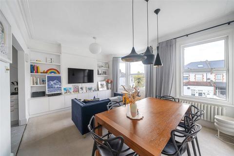 3 bedroom flat for sale, Cavendish Road, London, SW12