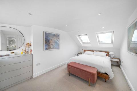 3 bedroom flat for sale, Cavendish Road, London, SW12