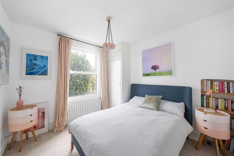 3 bedroom flat for sale, Cavendish Road, London, SW12