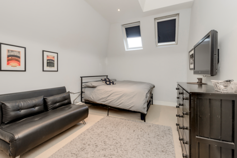2 bedroom flat to rent, Blythe Road, London, W14