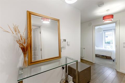3 bedroom flat to rent, Wallwood Street, London, E14