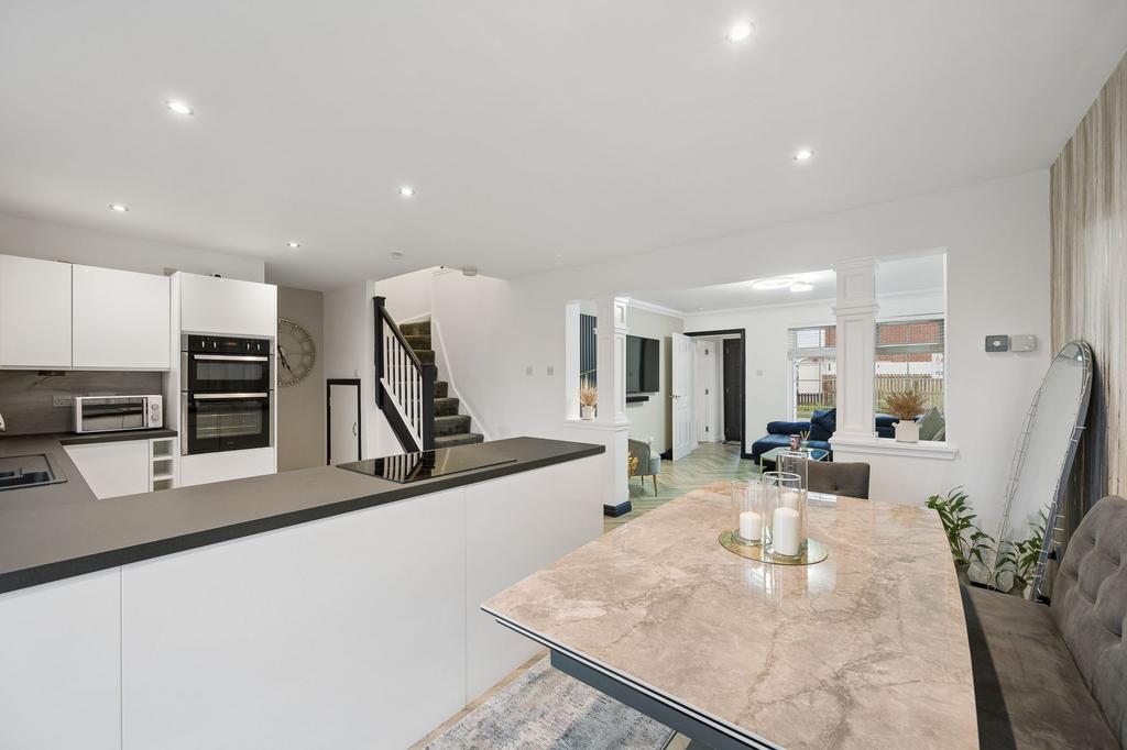 Kitchen/ Dining Area