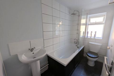 2 bedroom flat to rent, Nightingale Grove, Southampton SO15