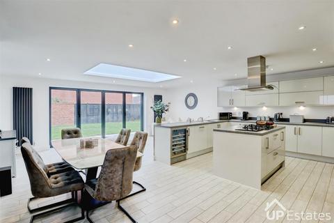5 bedroom detached house for sale, Doverton Close, Nuneaton