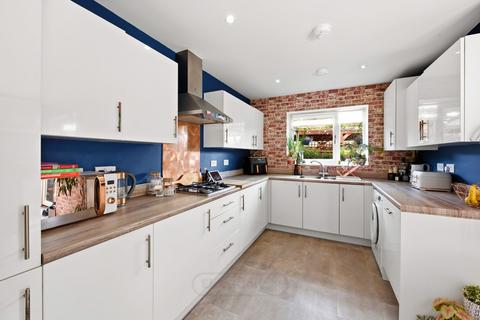 4 bedroom semi-detached house for sale, Fen Street, Brooklands, MK10