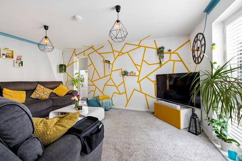 4 bedroom semi-detached house for sale, Fen Street, Brooklands, MK10