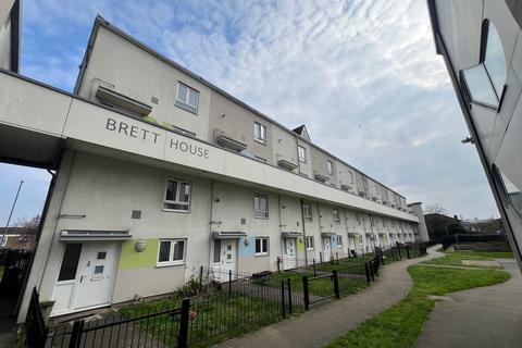 Coopers Walk, Cheshunt, WALTHAM CROSS