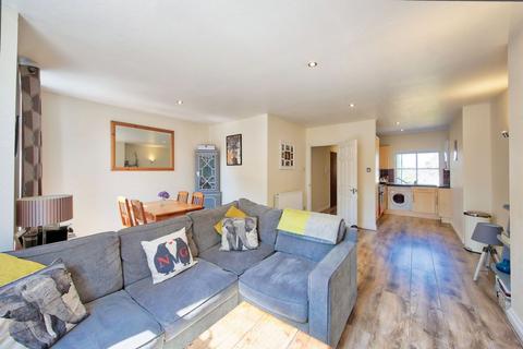 Earlsfield Road, Earlsfield, SW18