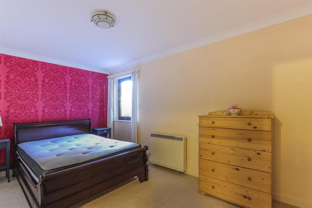 Caernarvon Court 1-3.jpg