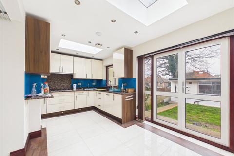 4 bedroom terraced house to rent, Nutfield Road, London NW2