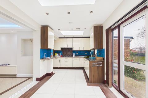 4 bedroom terraced house to rent, Nutfield Road, London NW2