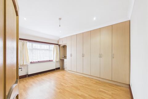 4 bedroom terraced house to rent, Nutfield Road, London NW2