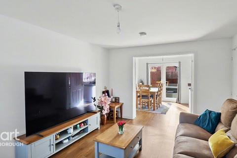 4 bedroom detached house for sale, Wilton Avenue, Hampton Gardens