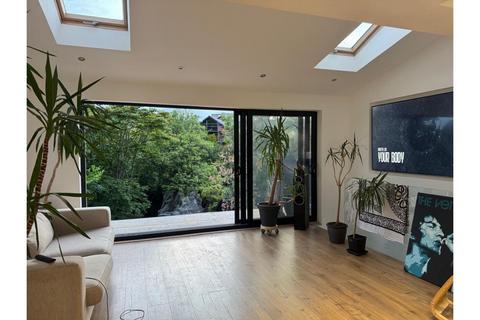 3 bedroom semi-detached house for sale, Ringlow Park Road, Manchester, M27
