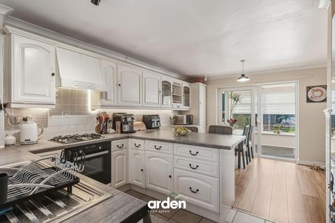 3 bedroom end of terrace house for sale, Wishaw Close, Redditch, B98
