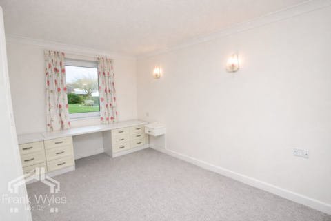1 bedroom flat for sale, Flat 8, Homelinks House, 39 Clifton Drive, Lytham St. Annes, Lancashire