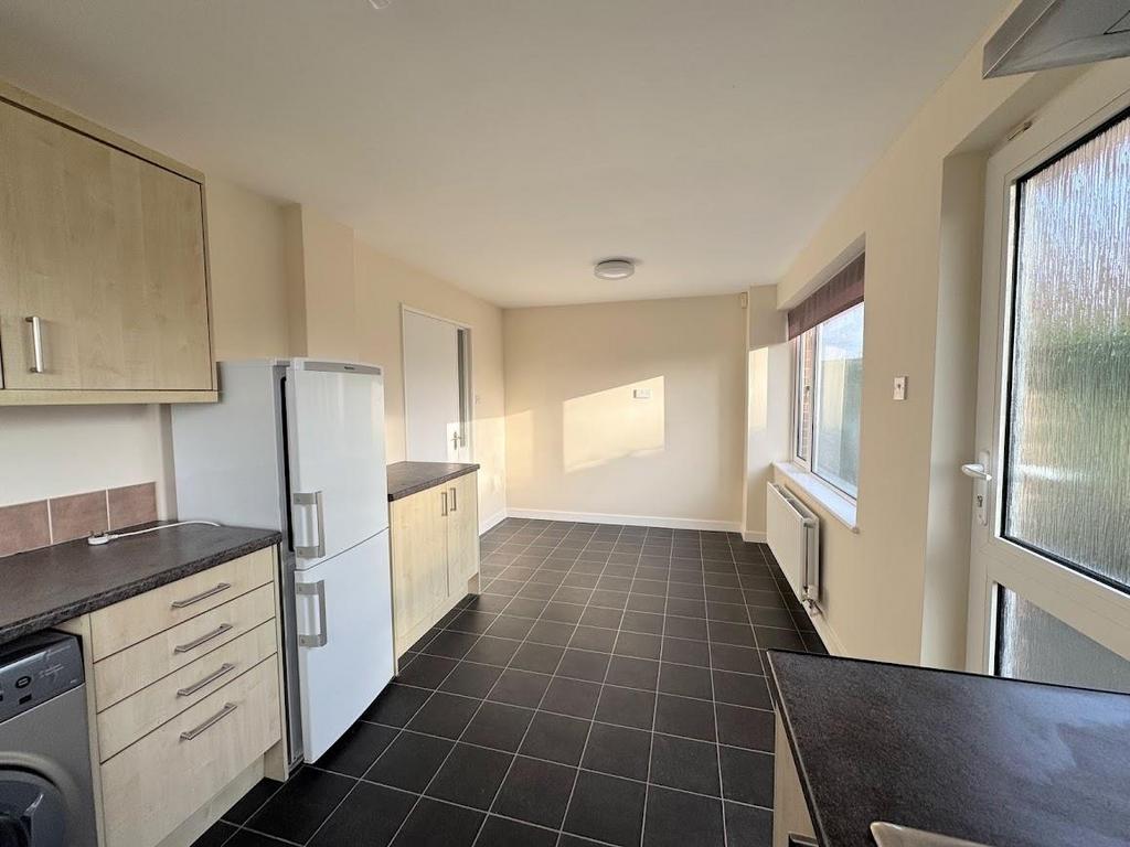 Dining kitchen