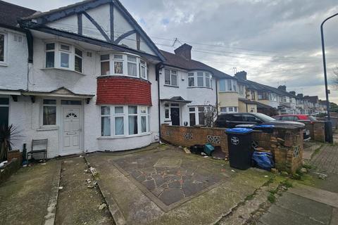 3 bedroom terraced house for sale, Monks Park, Wembley