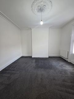 2 bedroom terraced house to rent, North Road, Wallsend NE28
