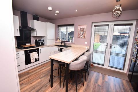 3 bedroom semi-detached house for sale, Fisher Place, Widnes, WA8 9ZB