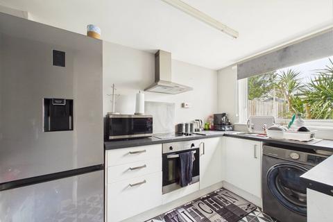 2 bedroom terraced house to rent, Harbour View Close, Brixham