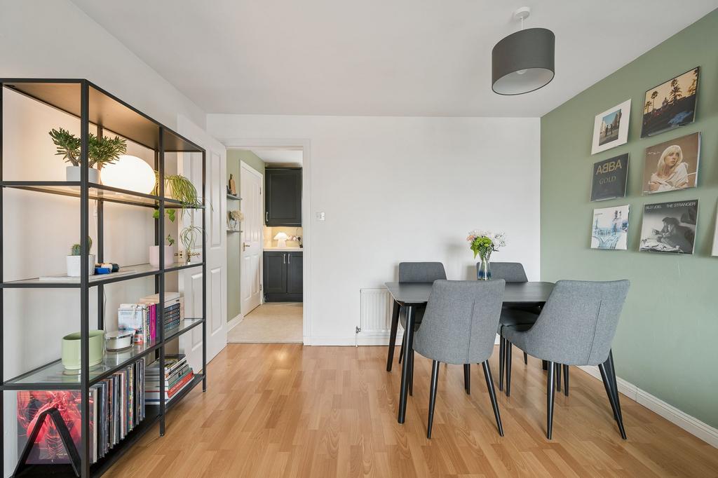 Lounge/ Dining Area