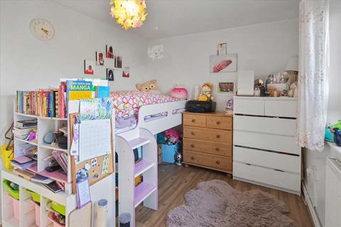 1 bedroom flat for sale, Thames Road, Chiswick