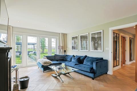 4 bedroom detached house for sale, Homestead Close, Burton, Christchurch