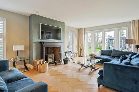 4 bedroom detached house for sale, Homestead Close, Burton, Christchurch